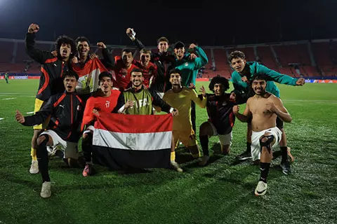 فرحة مزيفة وحزن لم يدم.. احتفالات درامية بعد انتصار مصر على تشيلي (فيديو وصور)